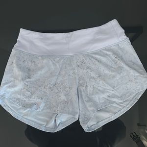 lululemon size 4 speed up lines short, 2.5” inseam